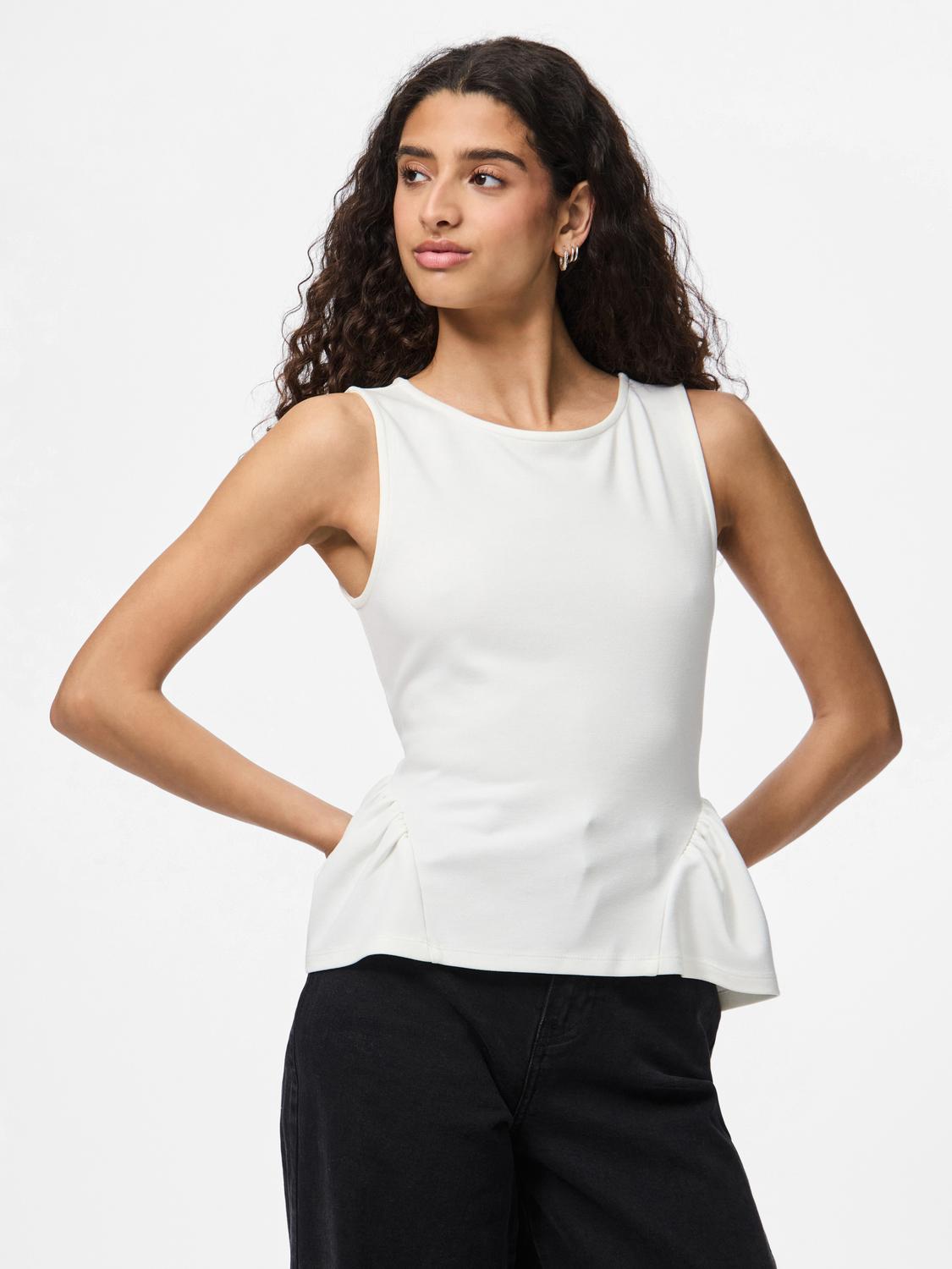 model_shot-front